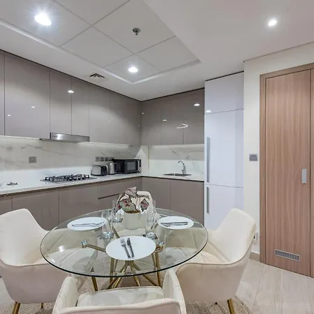 Appartamento Cozy & Convenient 1Br Haven In Al Jaddaf Dubai Esterno foto