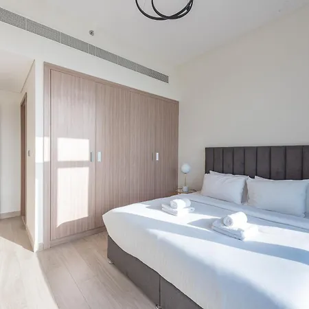 Appartamento Cozy & Convenient 1Br Haven In Al Jaddaf Dubai Esterno foto